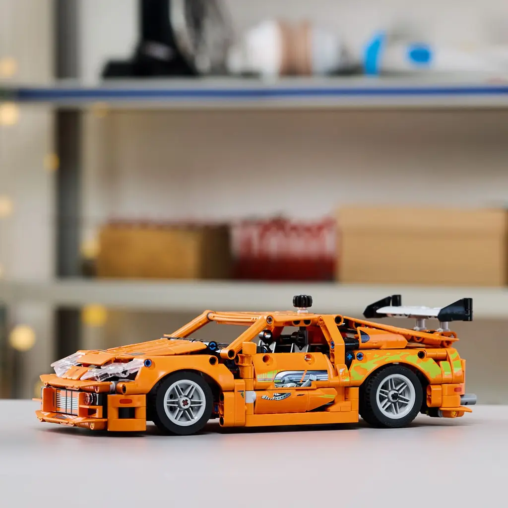 Конструктор LEGO Technic Fast and Furious Toyota Supra MK4, 810 деталей (42204) - фото 4