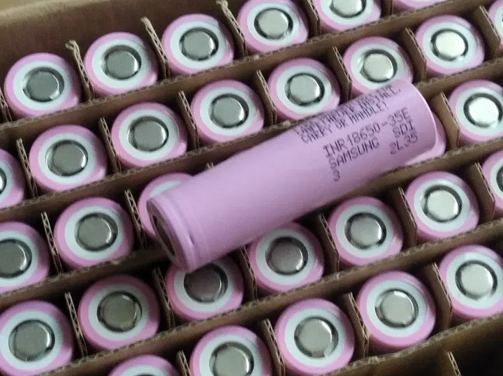Акумулятор 18650 Li-Ion Samsung INR18650-35E, 3400 mAh, 8A- 2 ШТУКИ в боксі - фото 6
