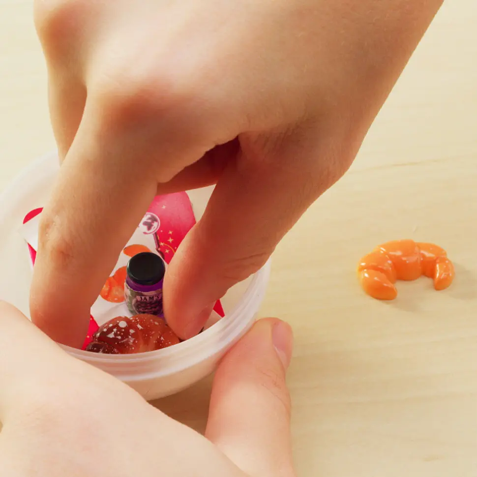 Ігровий набір з сюрпризом Пікнік Mini World 2305003 зі стікерами - фото 8