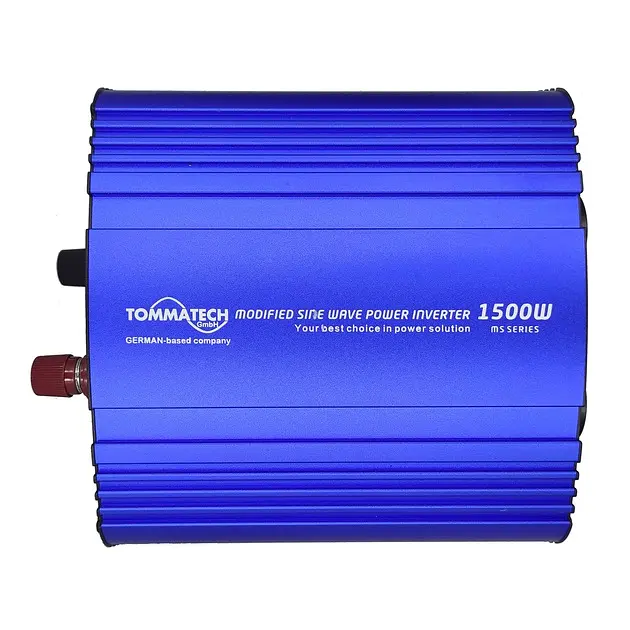 Інвертор напруги 1500 W перетворювач напруги 12 V-220 V з апроксимованою синусоїдою, 2 Schuko, USB, клемні дроти, 6 запобіжників 12 V/220 V Tommatech MS-1500 - фото 3
