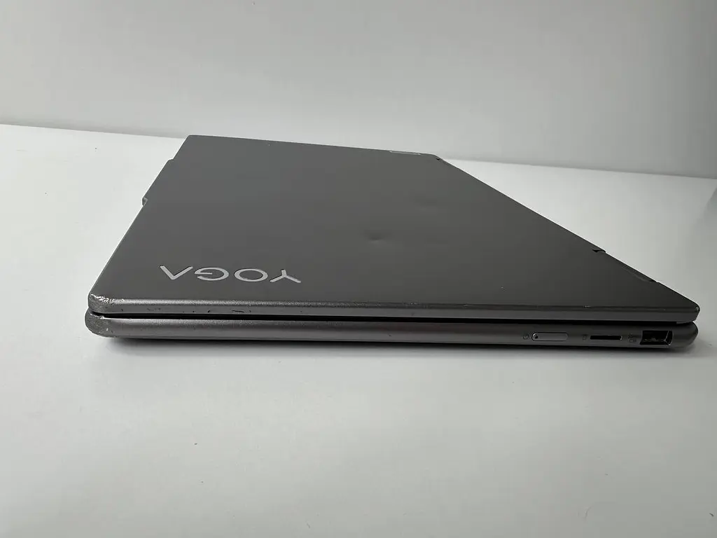 Ноутбук - трансформер Lenovo Yoga 7 2-in-1 14AHP9 14" (Ryzen 7 8840HS / 16GB DDR5 / SSD 256GB / Radeon 780M) б/в - фото 14