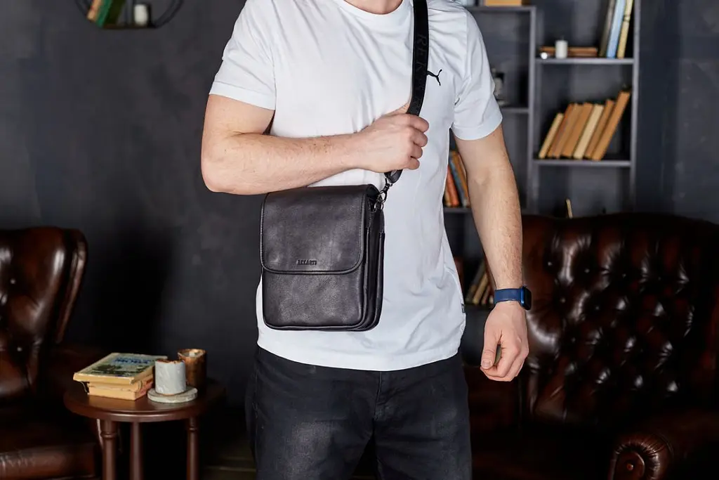 Месенджер із клапаном через плече 24х20х6, шкіряна барсетка Tiding Bag TD-20033 чорна 200 мм - фото 7