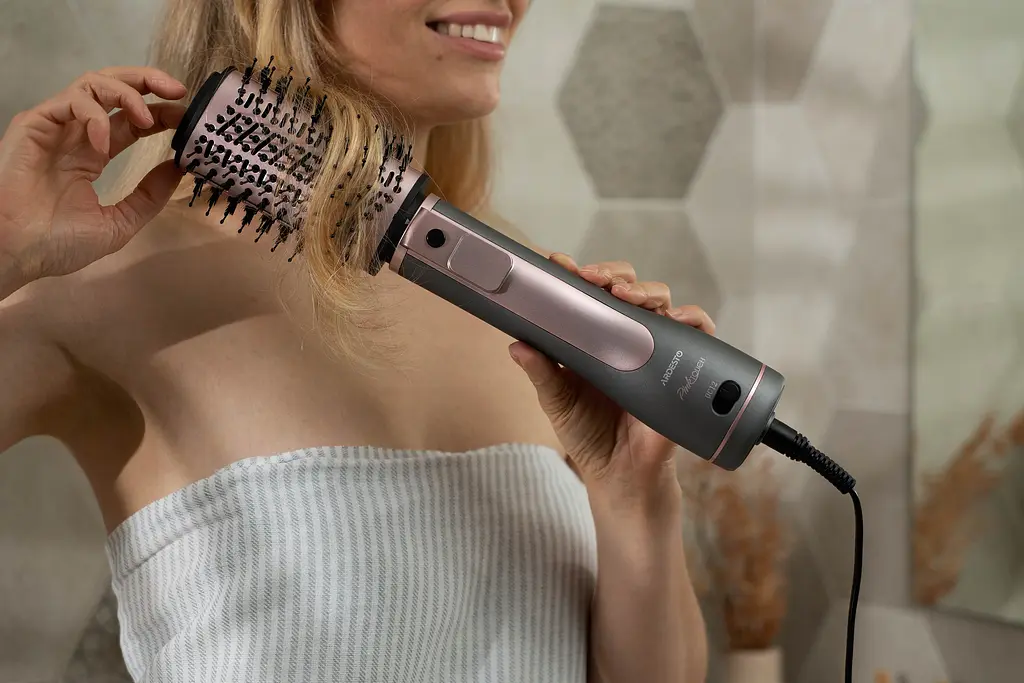Фен-щітка Ardesto Brush Pink Touch, 1200Вт, 2 швидкості, 2 температурні режими, LED-дисплей, функція іонізації, 4 насадки, сірий+ розовий - фото 3