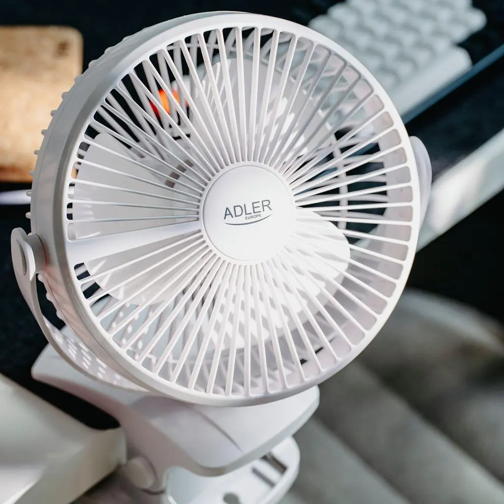 Вентилятор AdlerAD 7342 white настільний/ акумуляторний/ 5Вт/ D=15.5см/ USB-C/ білий (AD7342W) - фото 7