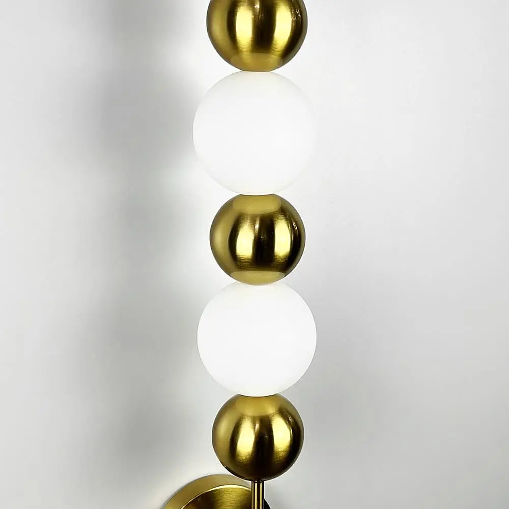 Стильне світлодіодне бра у латунному корпусі 75х12 см Line F Арт. WNO22/3 AB - фото 4