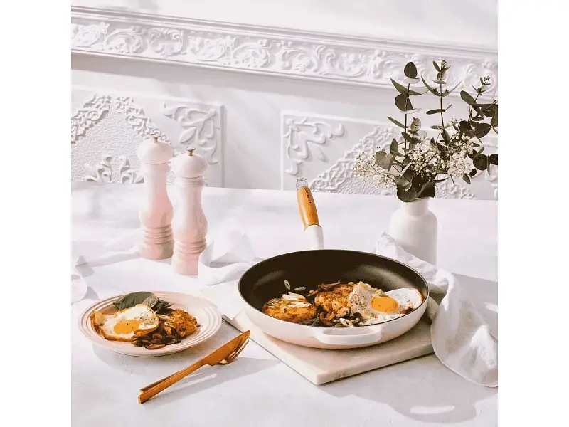 Сковорода звичайна Le Creuset Signature 28 см Meringue (20258287160422) - фото 7