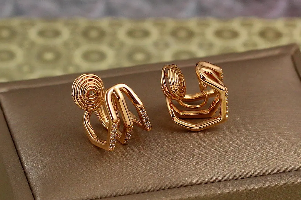 Сережки Xuping Jewelry кулачок 1,5 см золотисті - фото 2