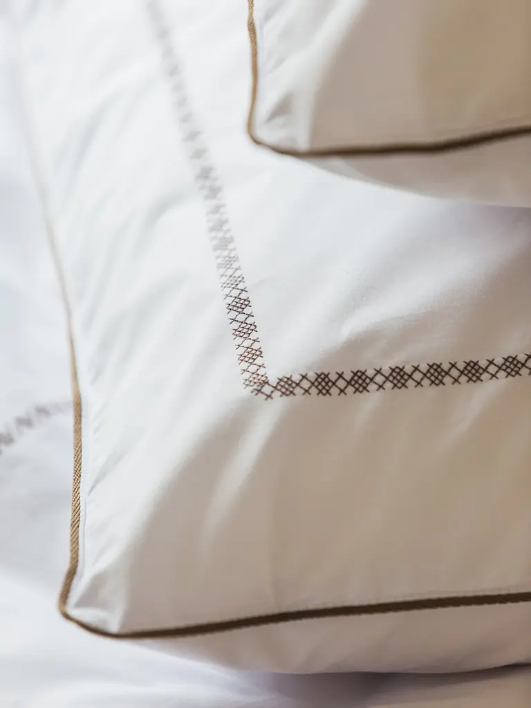 Комплект постільної білизни Ecotton Євро з вишивкою та кантом український хрестик Cappuccino із перкалю в чохлі (25138) - фото 4