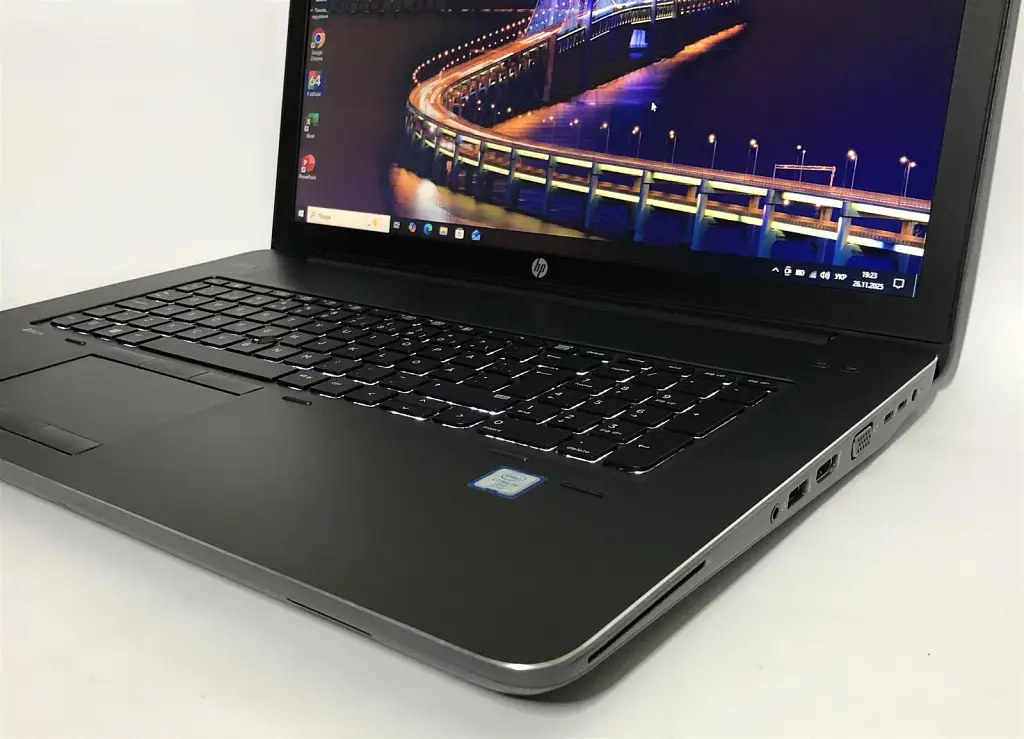 Ноутбук HP ZBook 17 G3 / 17.3" (1600x900) / i5-6440HQ / 8GB / 256GB SSD / nVidia Quadro M1000M 2GB / Win10Pro / Backlight / сканер відбитка - Б/в - фото 3