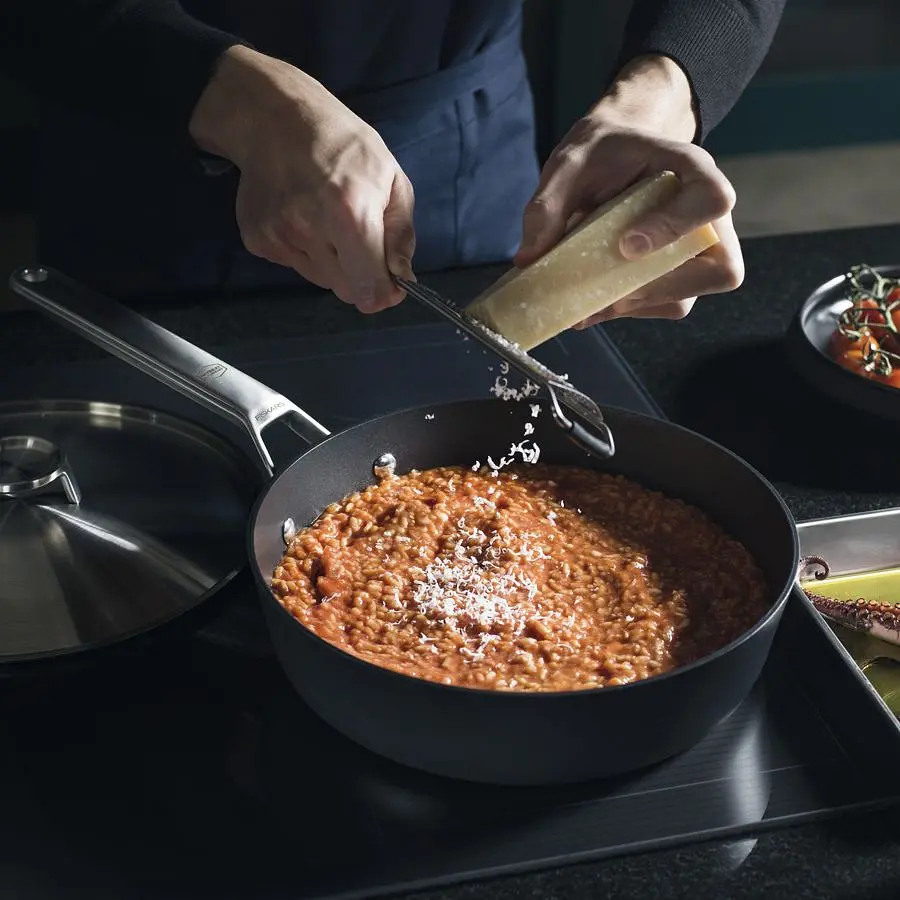 Сотейник Fiskars Hard Face 26 см (1075529) - фото 3