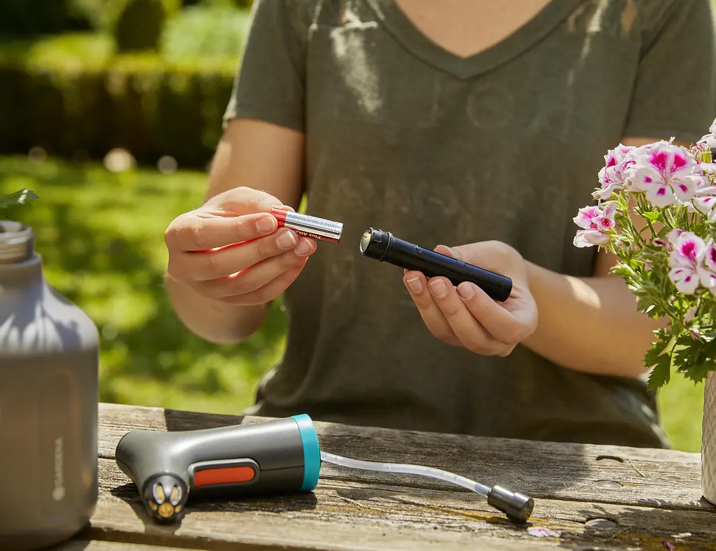 Обприскувач ручний акумуляторний Gardena EasyPump 1 літр (11114-20) - фото 4