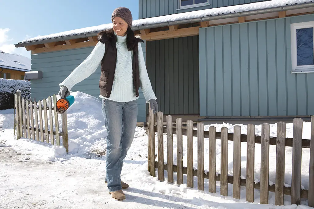 Разбрасыватель ручной Gardena Small 1.2 л (03255-30.000.00) - фото 8