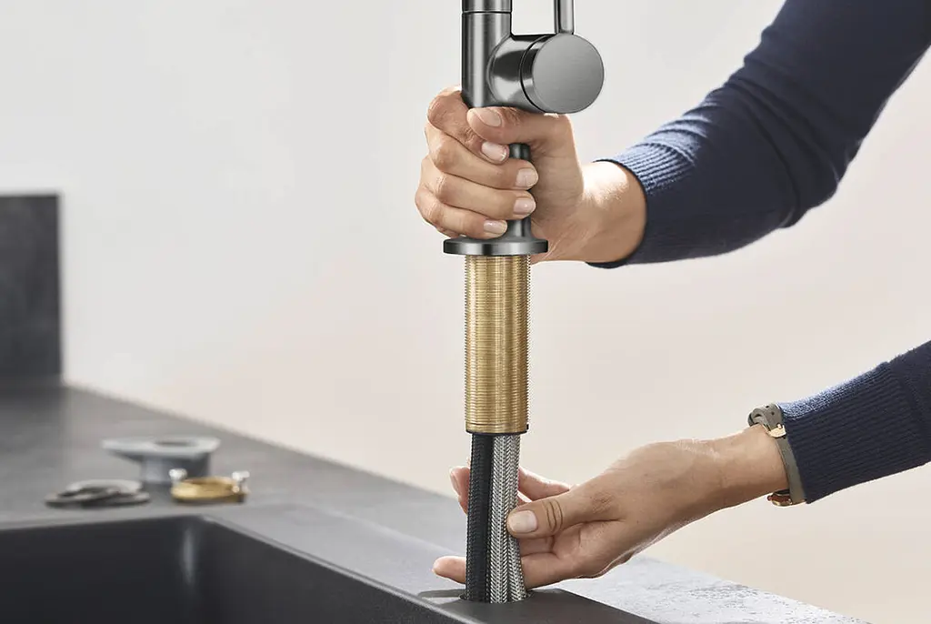 Смеситель для кухни Hansgrohe Talis 210 2jet с вытяжным изливом Sbox Brushed Black Chrome 72801340 Шлифованный черный хром - фото 4