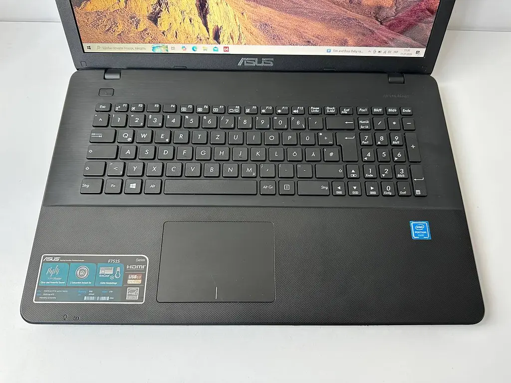 Ноутбук ASUS F751S 17.3" (Pentium N3710 / 8GB / SSD 256GB) б/в - фото 3