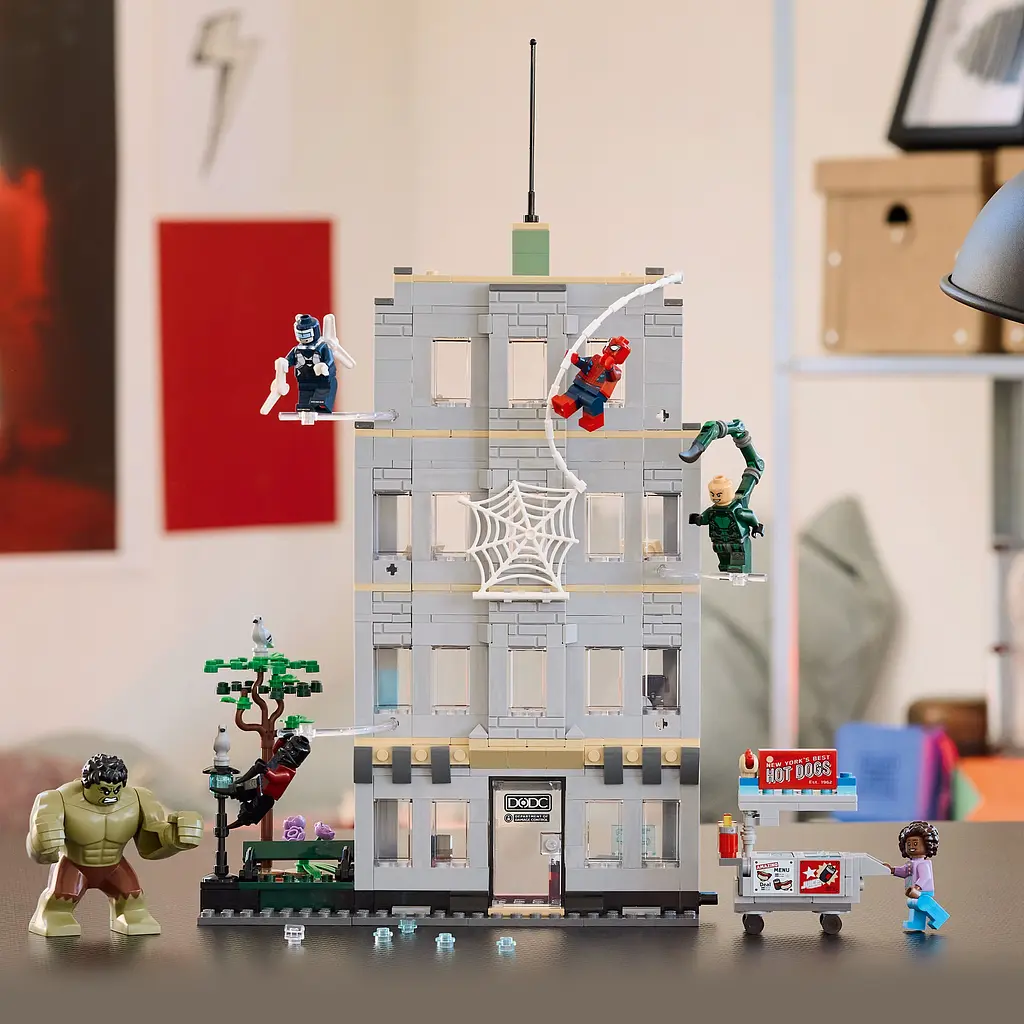 Конструктор LEGO Marvel Епічна сутичка Людини-Павука проти Халка (76350) - фото 12