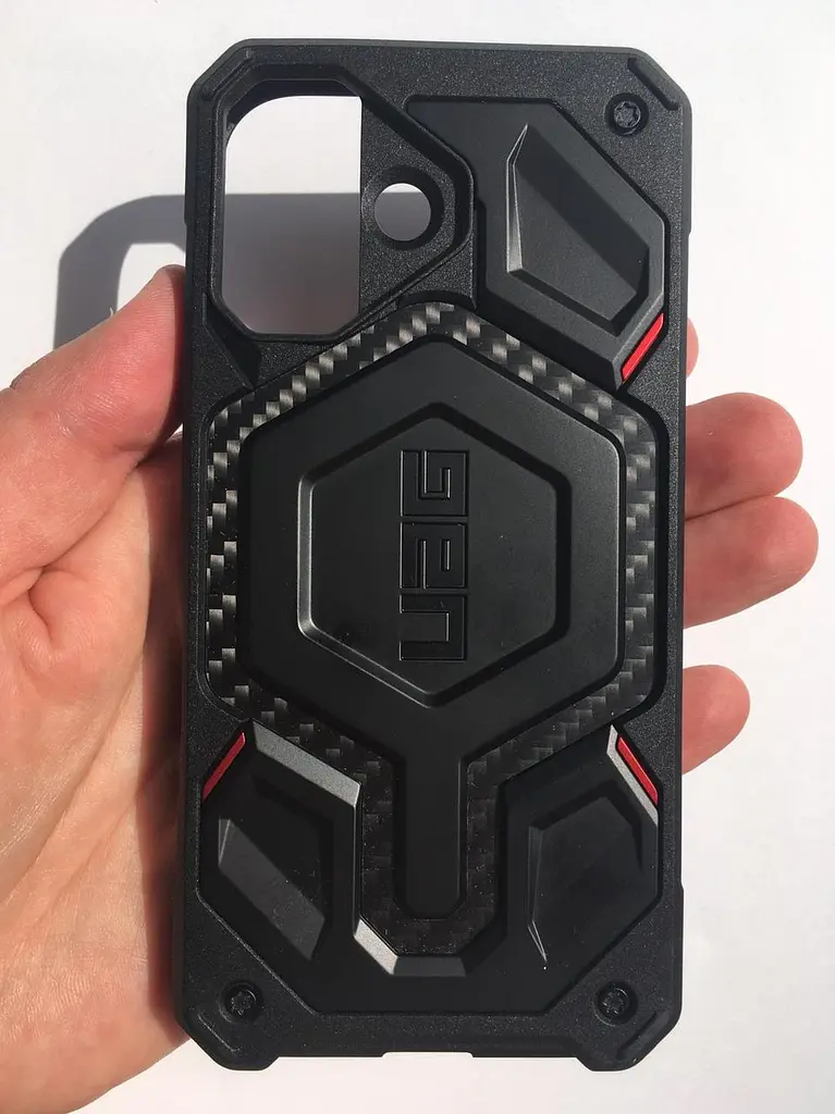 Чохол протиударний для iPhone 17 UAG Monarch Pro MagSafe Carbon Fiber Red 114516119042 - фото 5