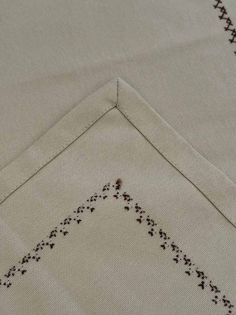 Ранер Ecotton Duck White с коричневой вышивкой 45 х 170 см (25259) - фото 3