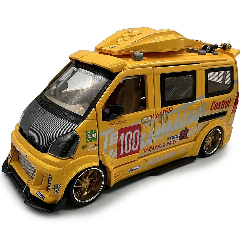 Модель Wuling Van 1:24 спортивний мінівен, метал, тюнінг, інерційний механізм, світяться фари, звук, жовтий