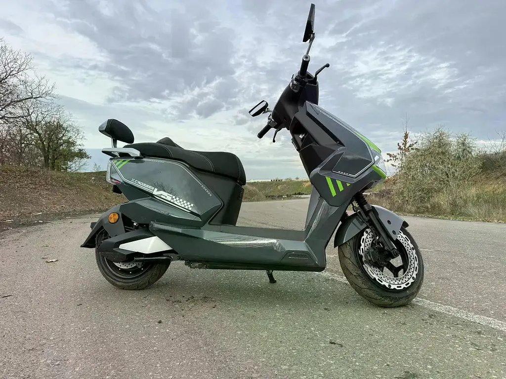 Электроскутер Двухместный Crosser V5 (2500W, 72V/35Ah) Графит - фото 4