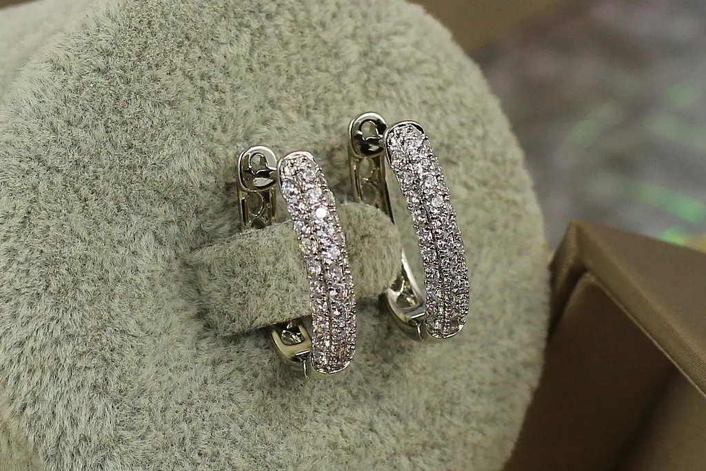 Сережки Xuping Jewelry три доріжки з фіанітів 1.9 см сріблясті - фото 2