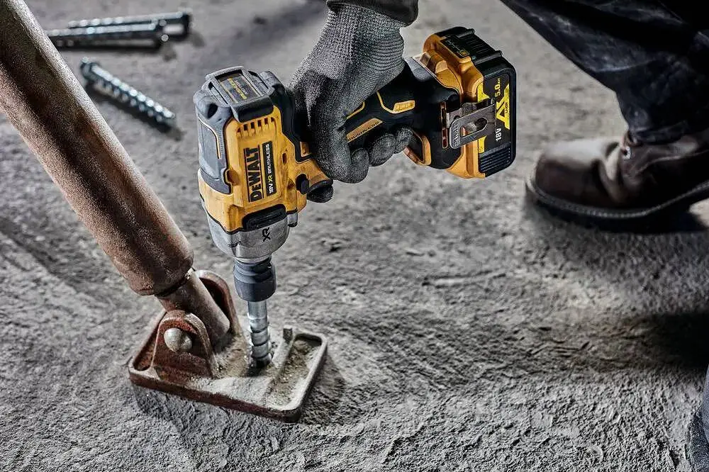 DeWALT Гайковерт ударний XR Li-Ion безщітковий 18В акб 2х5А·год 1084Нм 2000об/хв 3250уд/хв 1/2" ЗП кейс 1.67кг - фото 3