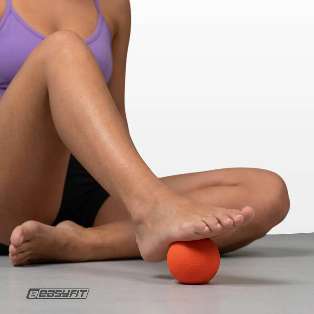 Масажний м'ячик EasyFit каучук 6.5 см помаранчевий - фото 4