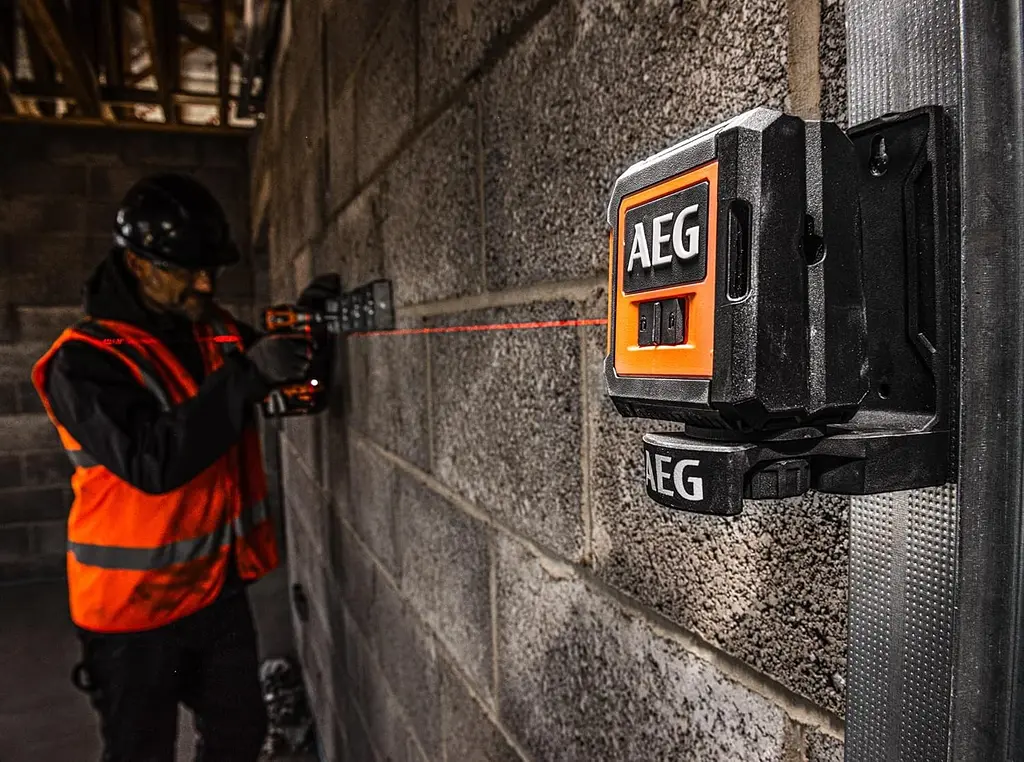 Нівелір лазерний AEG CLR215-B (15 м, 2 промені, червоний, 2xAA) - фото 8