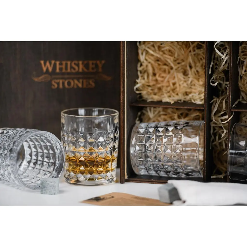 Подарунковий набір Whiskey Stones камені для віскі в дерев'яному пеналі №4 + 4 склянки Bohemia Diamond + щипці + мішечок - фото 7