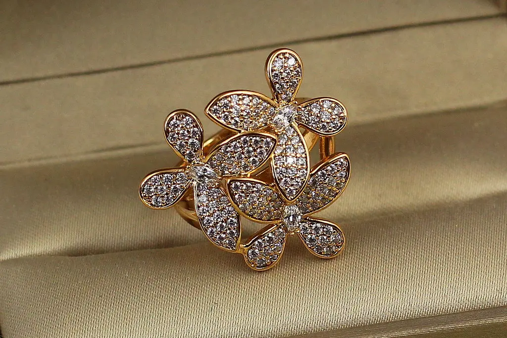 Кільце Xuping Jewelry Букет р 20 золотисте - фото 2
