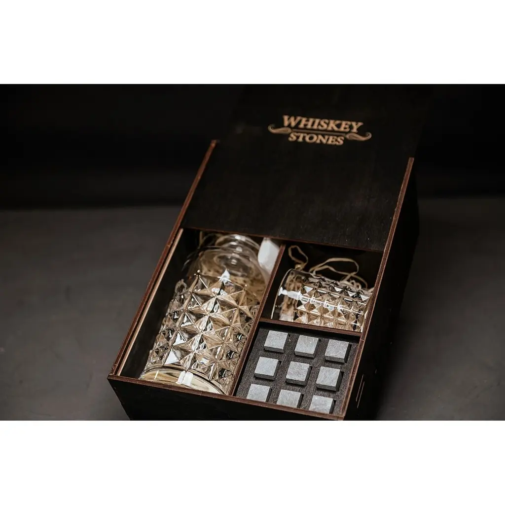 Подарунковий набір Whiskey Stones камені для віскі у дерев'яному пеналі №7 + декантер і 2 склянки Bohemia Diamond + щипці + мішечок - фото 3