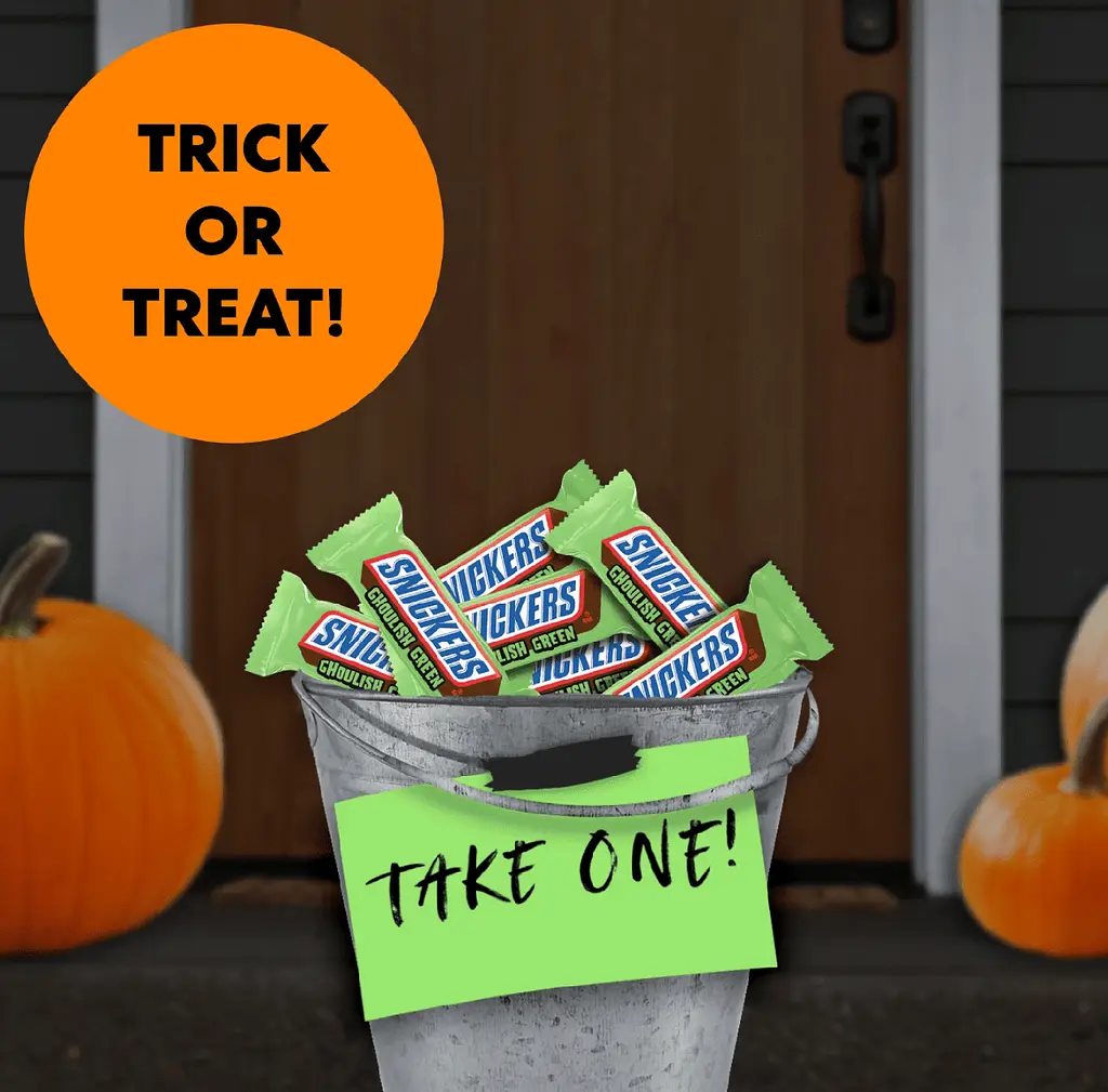 Шоколадні батончики Snickers Ghoulish Green Milk Chocolate Halloween 188г - фото 5