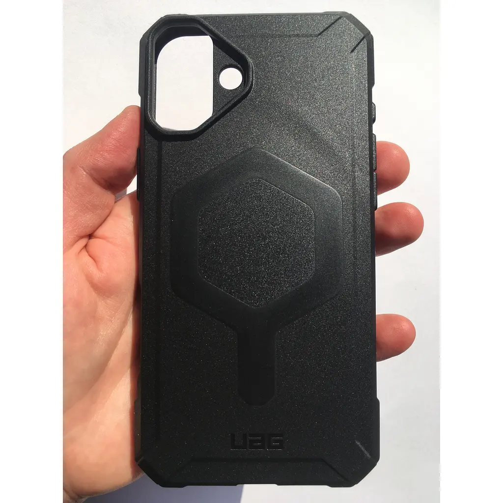 Оригинальный противоударный чехол UAG Essential Armor MagSafe для iPhone 16 Plus Black 114447114040 - фото 12