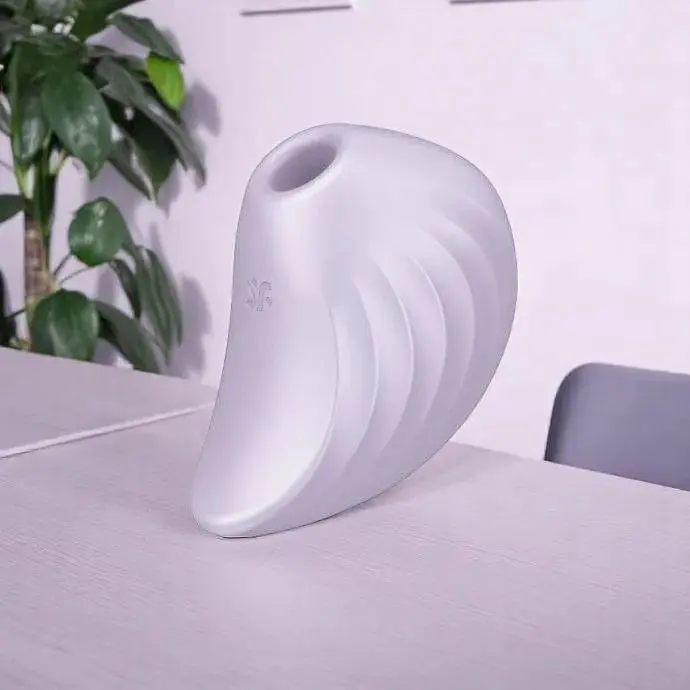 Вакуумний кліторальний стимулятор із вібрацією Satisfyer Pearl Diver Фіолетовий - фото 2