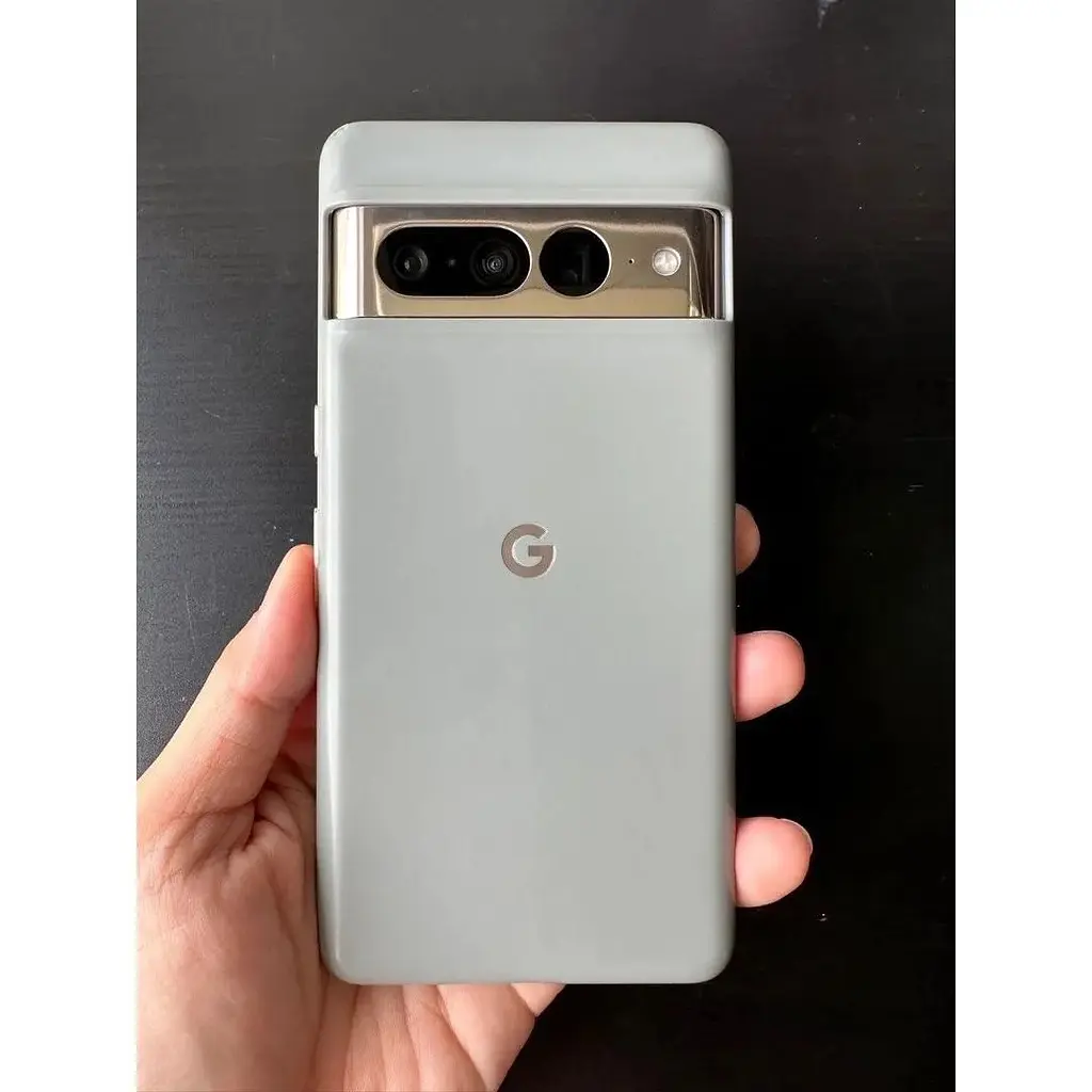 Противоударный оригинальный чехол Google Official Soft Shell Case для Pixel 7 Pro (6.7") Chalk (GA04451) - фото 4