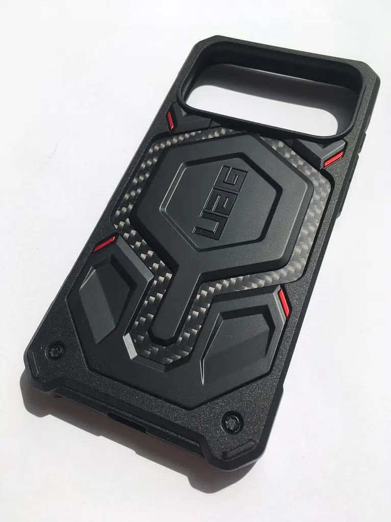 Чохол протиударний UAG Monarch Pro MagSafe для iPhone 17 Pro Max Carbon Fiber Black 114514119042 - фото 4