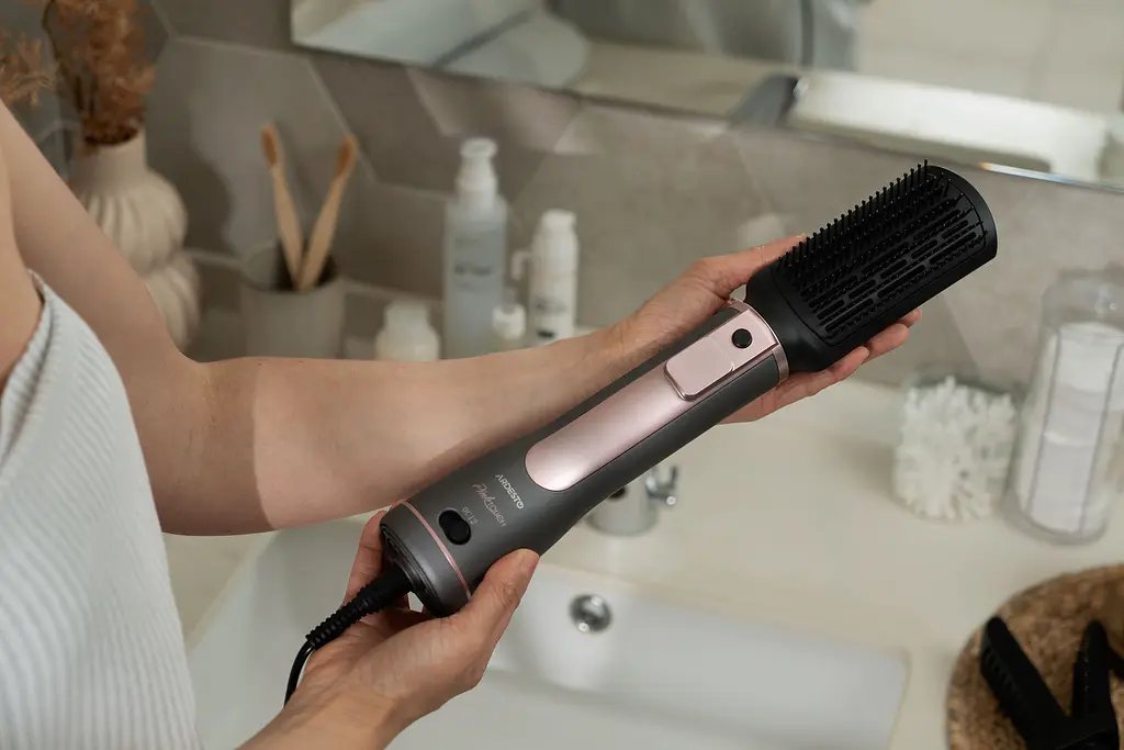 Фен-щетка Brush Pink Touch, 1200Вт, 2 скорости, 2 темп. режимы, LED-дисплей, функция иониза ARDESTO teh0017574 - фото 10