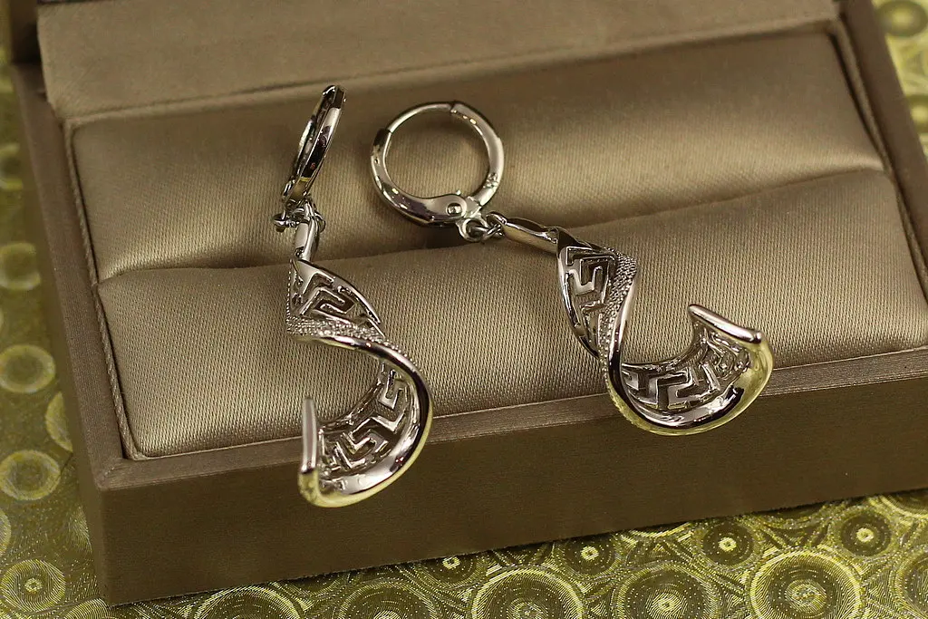 Сережки Xuping Jewelry підвіски завитки 4.5 см сріблясті - фото 3
