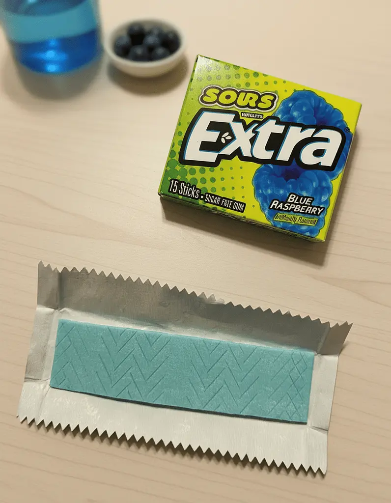 Жувальна гумка Extra Sours Blue Raspberry Sugar Free Chewing Gum 15 стіків - фото 6