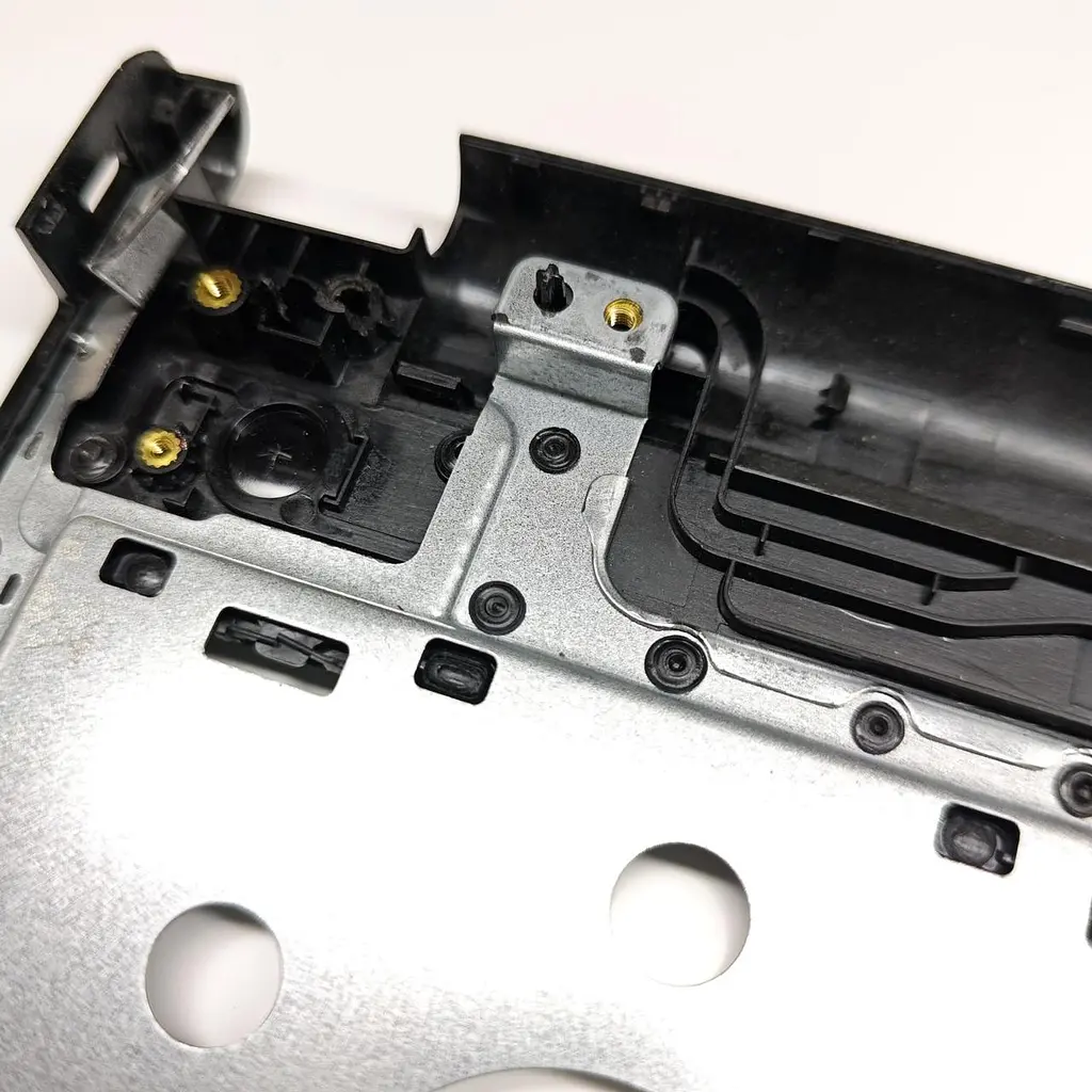 Топкейс для ноутбука Dell Vostro 15 3568 3562 3561 3565 (CN-09VW35) Б/в - фото 2