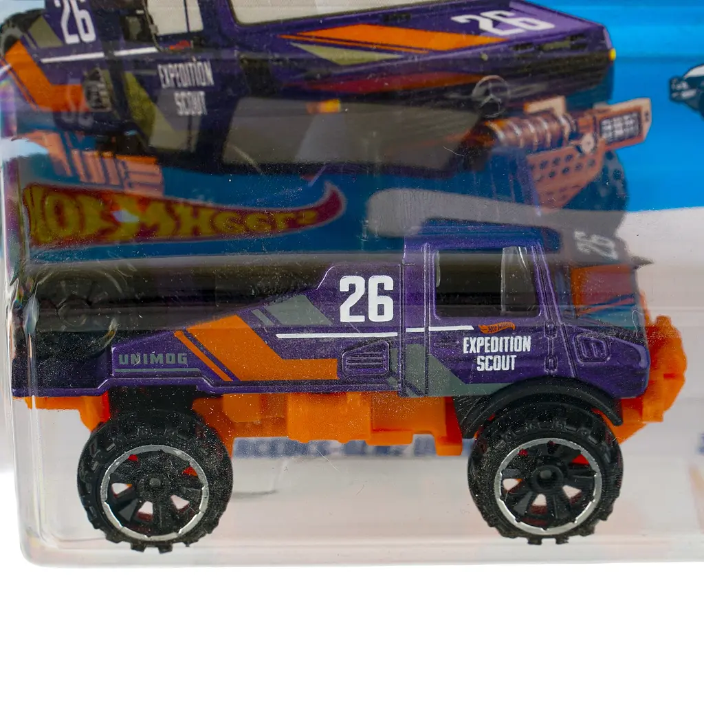 Базовая машинка Hot Wheels Truckin Along Mercedes-Benz Unimog 1300L темно-фиолетовая (5785) JJJ32-N521 - фото 2