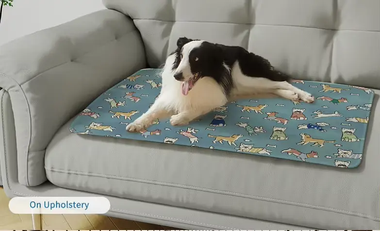 Літня охолодна підстилка для собак Derby Ice Silk Summer Pet Cooling Mat Dog Pattern - Blue 45х60 см - фото 4