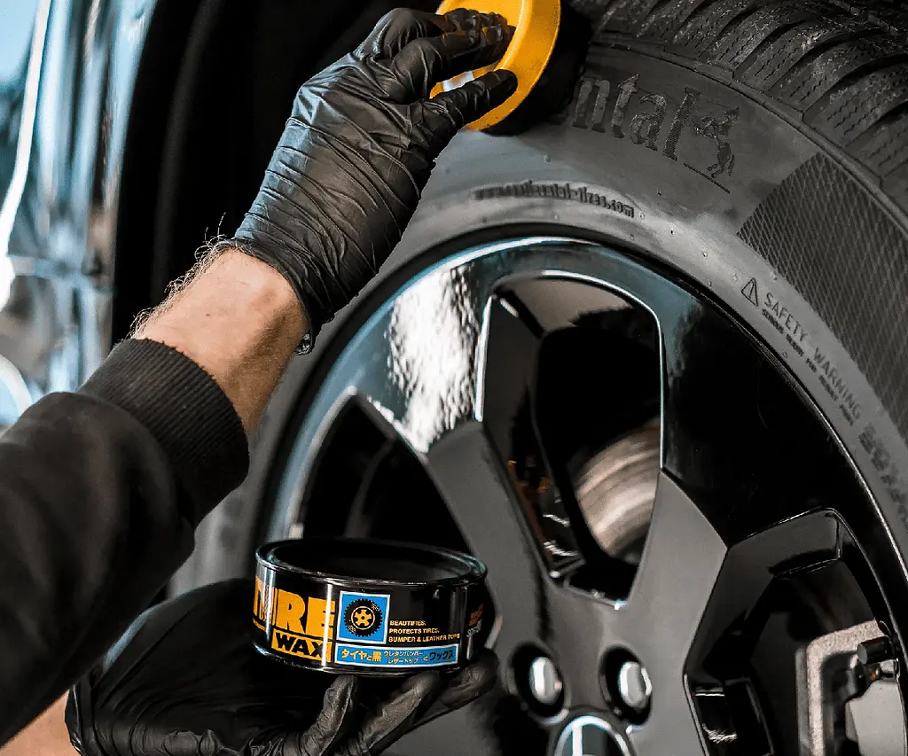 Чорніння для шин SOFT99 Tire Black Wax 170 г воскове покриття для гуми - фото 4