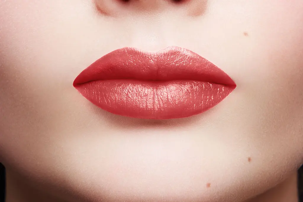Помада для губ L'Oréal Paris Color Riche, відтінок 230 (Кораловий), 4,5 мл (A8230657) - фото 3