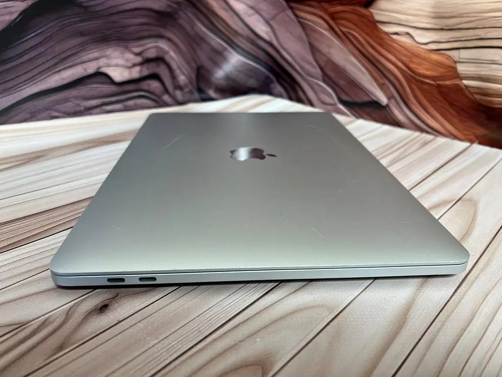Ноутбук Apple MacBook Pro 13" 2020 i7-1068NG7/32/512 (C02DW1LBML87) Б/в - фото 6