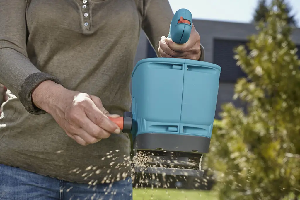 Разбрасыватель-сеялка Gardena М 1.8 л (00431-20.000.00) - фото 4