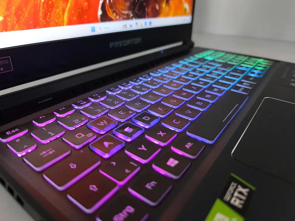 Ноутбук Acer 15.6" Predator Helios 300 IPS 144Hz Core i7-10750H 32GB SSD 1TB RTX 3080 8GB (12441) Б/в - фото 4