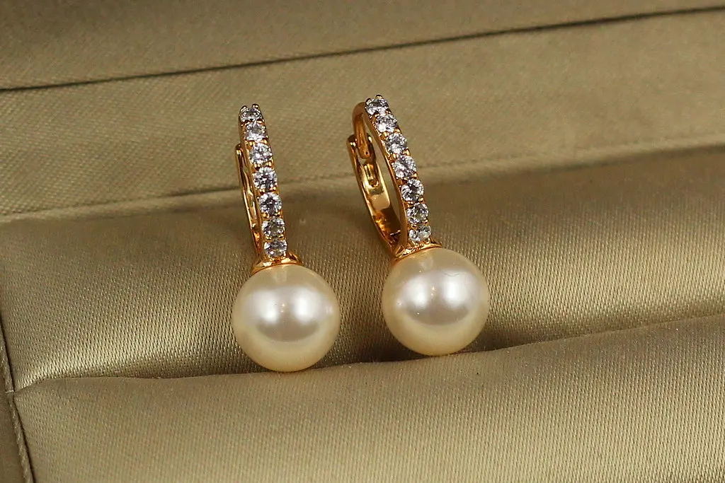 Сережки Xuping Jewelry юність з перлиною 2 см золотисті - фото 3