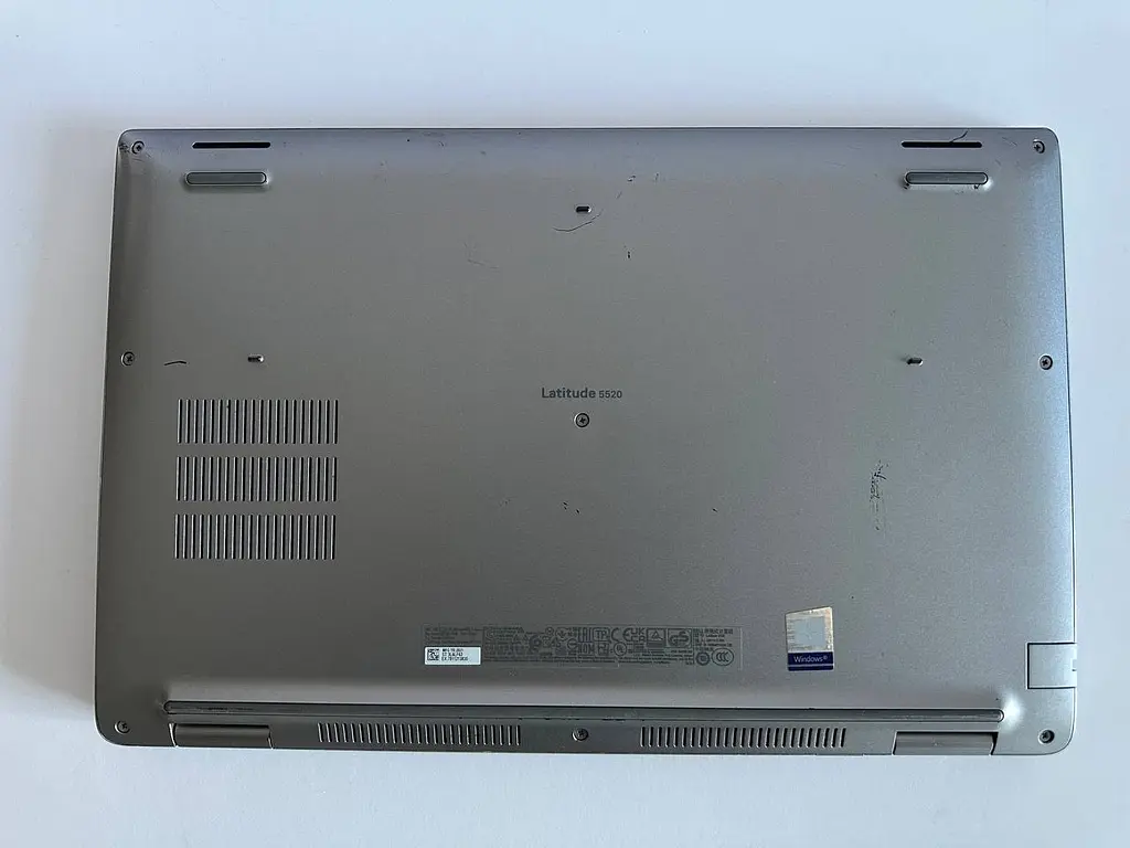 Ноутбук Dell Latitude 5520 15.6" (i5-1135G7/16GB/SSD 256GB/1920x1080 IPS)   - фото 8