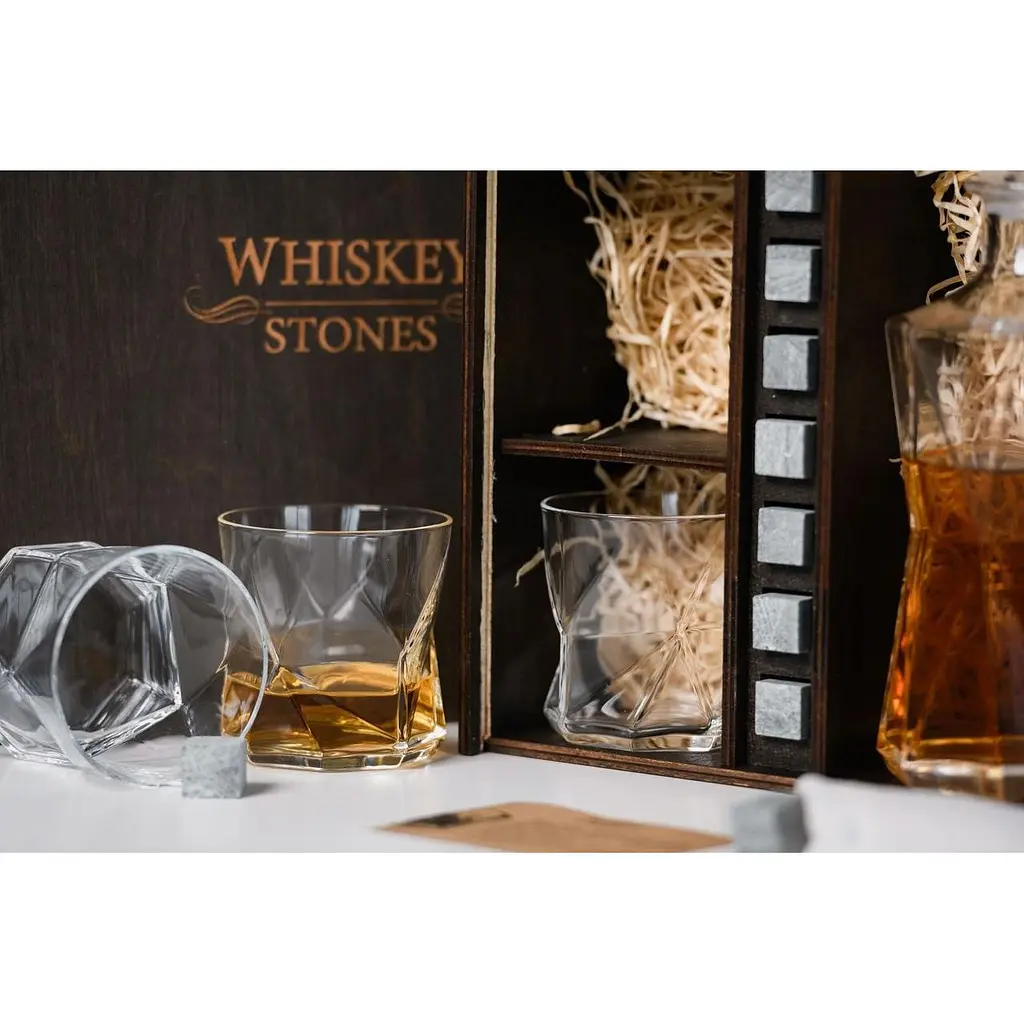 Подарунковий набір Whiskey Stones камені для віскі в дерев'яному пеналі №6 + декантер + 6 склянок Rocco Cassiopea + щипці + мішечок - фото 8