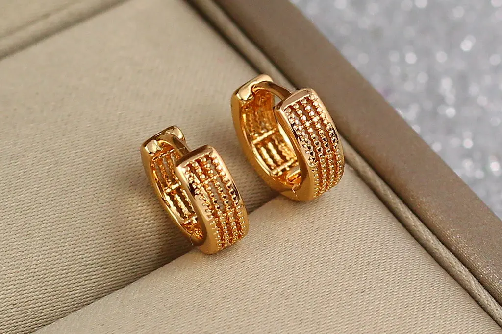 Сережки Xuping Jewelry колечка сіточка 1 см золотисті - фото 3